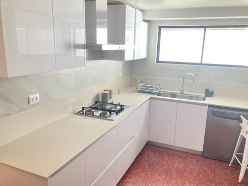 Excelente Casa Ubicada En Daniel De La Vega , Las Condes