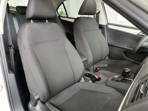 Imagen 11 de 15 de Volkswagen Jetta Comfortline 2017