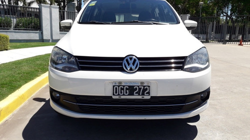Volkswagen Suran 1.6 Imotion Highline 110cv 2014