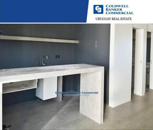 Oficina Alquiler Carrasco - Edificio De Cateogoría