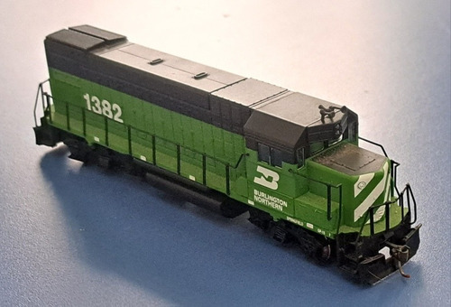 Jr - Locomotora Walthers Gp15 Burlington Northern H0 S/caja