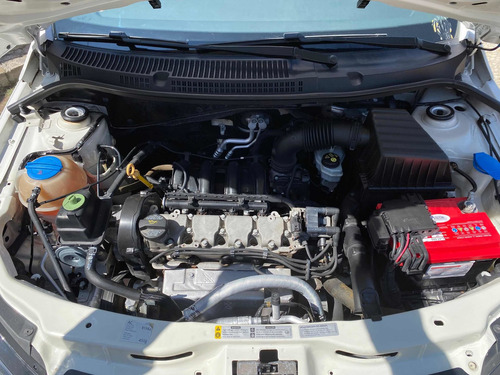 Imagen 14 de 15 de Volkswagen Saveiro 1.6 Starline Ac Mt 2016