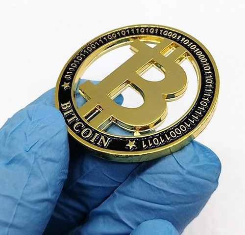 Imagen 5 de 6 de Bitcoin Moneda Oro Hollow En Exhibidor Flotante Vista 360!