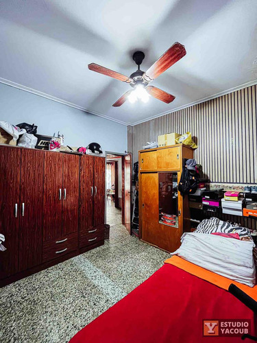 Casa En Venta - 2 Dormitorios 1 Baño - Cocheras - 420mts2 - Berisso