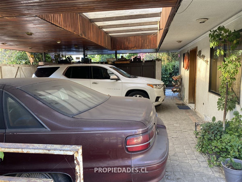 Casa En Venta De 5 Dorm. En Lo Barnechea