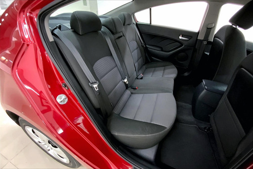 Imagen 20 de 25 de Kia Forte Sedan 4 Pts Lx, Tm6, A/ac, Bl, F Niebla, R-16