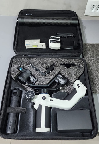 Estabilizador De Câmera Feiyutech Scorp Mini2 Kit Branco