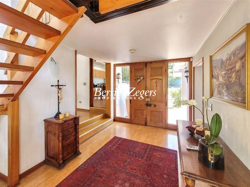 Casa En Venta 4 Dormitorios, Dominicos Antiguo Las Condes