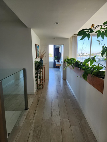 Casa En Venta Con Fondo A La Laguna En Canning