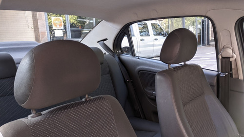 Imagen 10 de 25 de Volkswagen Voyage 2014 Unica Mano