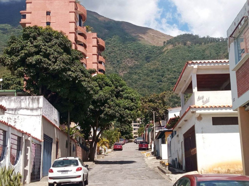 Casa En Venta - Urb. Los Dos Caminos