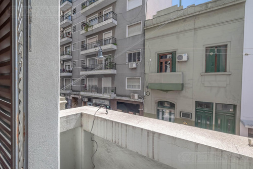 San Telmo. Carlos Calvo 600. Piso Francés. Techos Altos.
