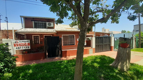 Casa | 2 Plantas | 4 Dormitorios | Cochera | Granadero Baigorria | Barrio Santa Rita