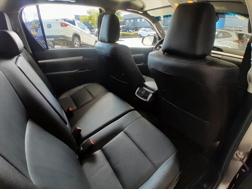 Toyota Hilux 2.8 D-4D TURBO DIESEL CD SRX 4X4 AUTOMÁTICO