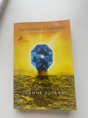 Libro The Diamond Of Darkhold Jeanne Duprau