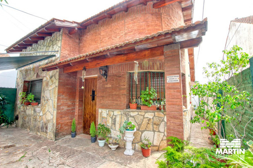 Chalet 4 Ambientes, Con Monoambiente Y Jardín