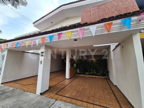 Imagen 1 de 10 de Casa En Venta En Providencia, Guadalajara, Jalisco
