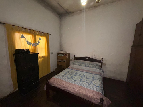 Casa En Venta - 4 Dormitorios 2 Baños - 688mts2 - La Plata