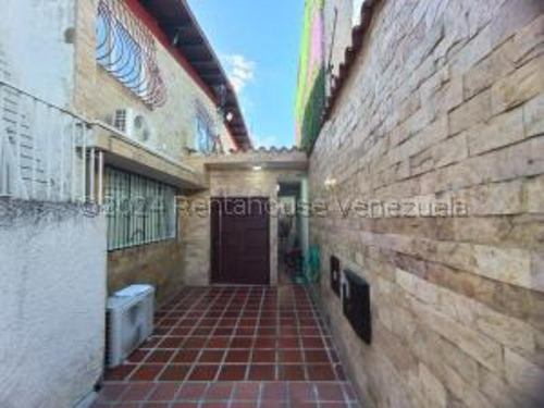  #24-15066  Estupenda Casa En La California Sur 