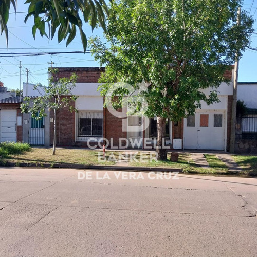 Casa Con Gran Terreno! Oportunidad!