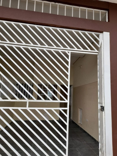 Imagem 3 de 12 de Casa Para Alugar, 50 M² Por R$ 1.000,00/mês - Parque Continental Ii - Guarulhos/sp - Ca0102
