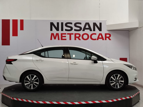 Imagen 2 de 15 de Nissan Versa 2020