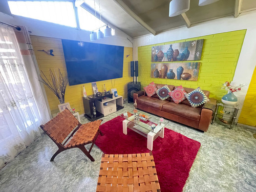 Casa 2 Pisos, 74 M2, 4d+3b+1e, Maipú (79057)