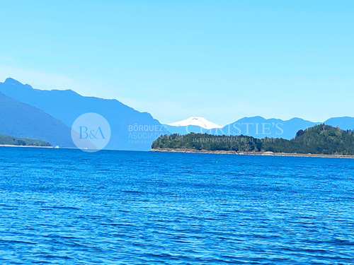 Imagen 8 de 14 de 21590 - Exclusiva Isla Canal Comau / Hornopirén