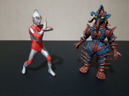 H4j45 Hipolito Monstro De Ultraman Banpresto Original