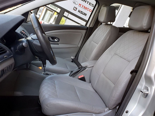 Renault Fluence Sedan Privilège 2.0 16V FLEX Aut