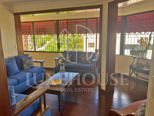 Imagen 4 de 15 de Penthouse De 250 Mtrs Con Jacuzzi. Revestido En Caoba En Sala, Estar, Comedor Y Habitación Principal. Con Excelente Ubicación Cerca De Supermercados, Ferreterías, En La Moraleja (eaa-003)