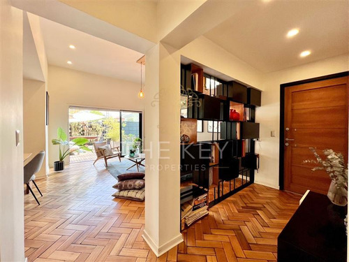 Casa En Venta De 5 Dormitorios Y Piscina - Ñuñoa