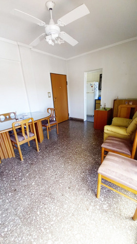 2 Ambientes Con Gran Terraza Y Vista Abierta.