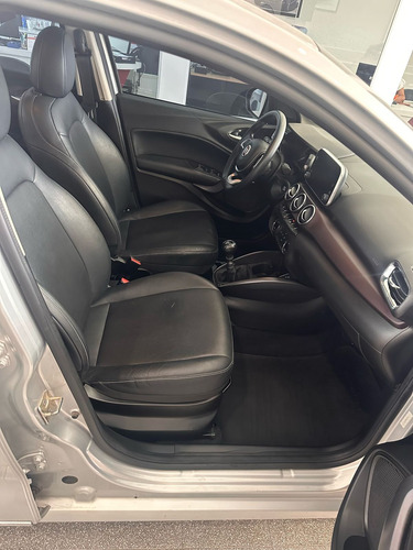 Fiat Cronos 1.8 16v Precision