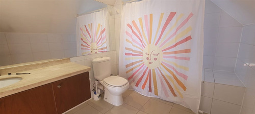 Casa En Venta De 6 Dorm. Colegio Dunalastair Peñalolen