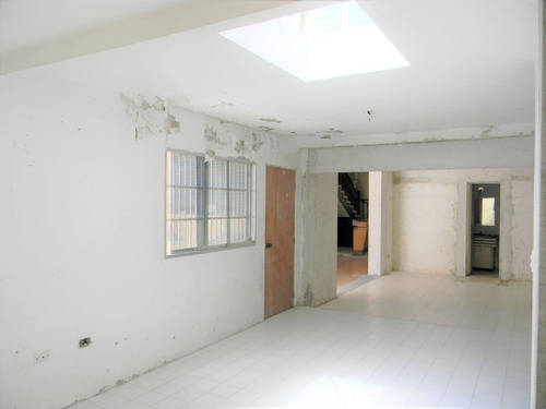 Imagen 10 de 23 de Venta Casa En La California Norte, 450 M2, 6h, 6b, 3e, Caracas, Sucre