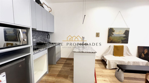Venta Departamento Remodelado Metro Escuela Militar,1 Ambien
