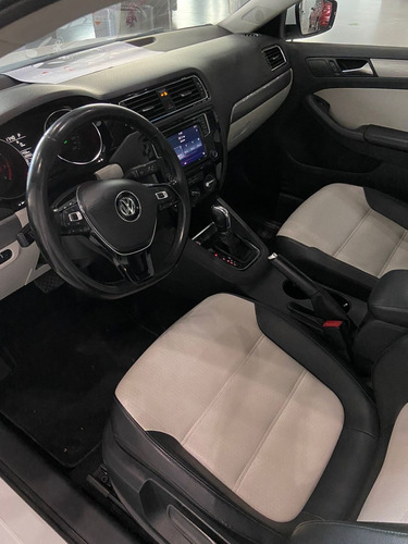 Imagen 14 de 15 de Volkswagen Jetta 2017 2.5 Sportline Tiptronic At