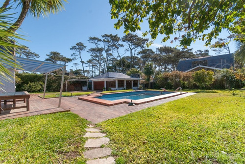 Imagen 23 de 30 de Punta Del Este, Casa En Mansa, 4 Dormitorios Y Piscina.