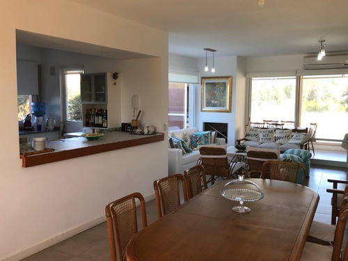 Imagen 9 de 22 de Venta Casa 4 Amb. En Lote Interno. Barrio San Francisco. Villanueva