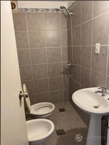 Apartamento - Centro (montevideo) - Frente, G.c 2642, Piso Alto