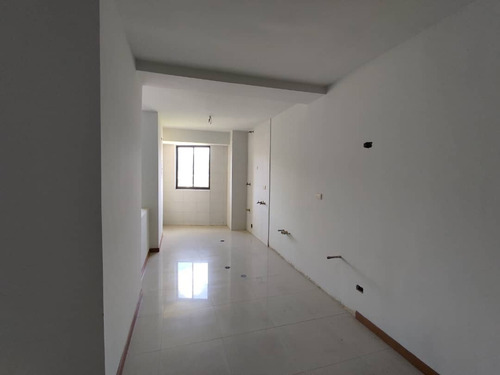 Imagen 2 de 11 de Leal Perez Vende Apartamento Res. Plaza Real Mañongo - Naguanagua