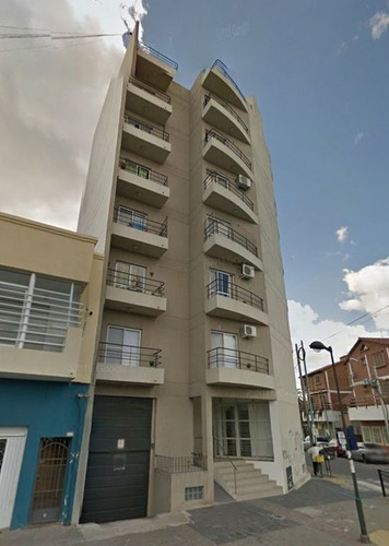 Imagen 1 de 10 de Departamento 2 Amb. C/cochera Cerrada A Cuadras Del Centro