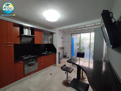 Imagen 5 de 14 de Res. Villas Santorini, Impecable Town House De Tres Niveles
