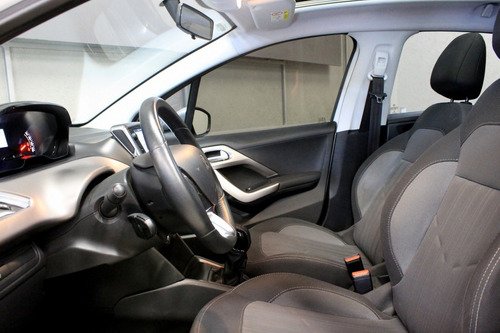 Peugeot 208 Allure 1.6 2017