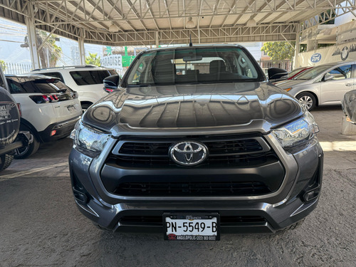 Toyota Hilux 2.7 Cabina Doble Sr Mt