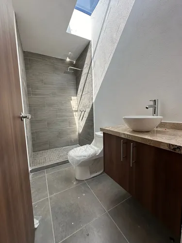 Estrena Casa En Ciudad Maderas, Jardín, 3 Recámaras, Hermoso Diseño, Lujo !