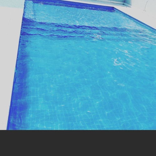 Imagem 2 de 2 de Limpeza De Piscinas