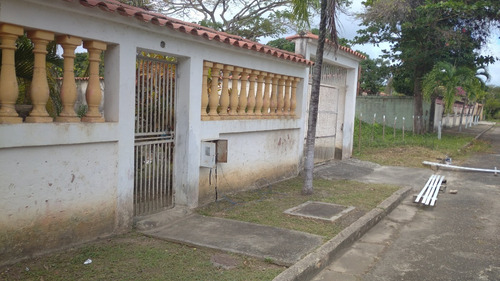 Casa En Venta Higuerote Club Campestre El Paraiso A Iz