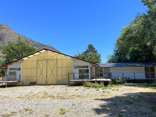 Complejo Turístico En El Hoyo Chubut